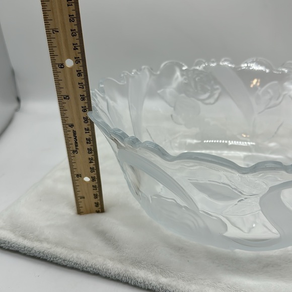 Artisan Glass Bowl w/Raised Large Roses/Ribbons Throughout & Ruffled Edges - Picture 6 of 7